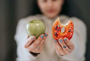 Intuitives Essen - Apfel oder Donut